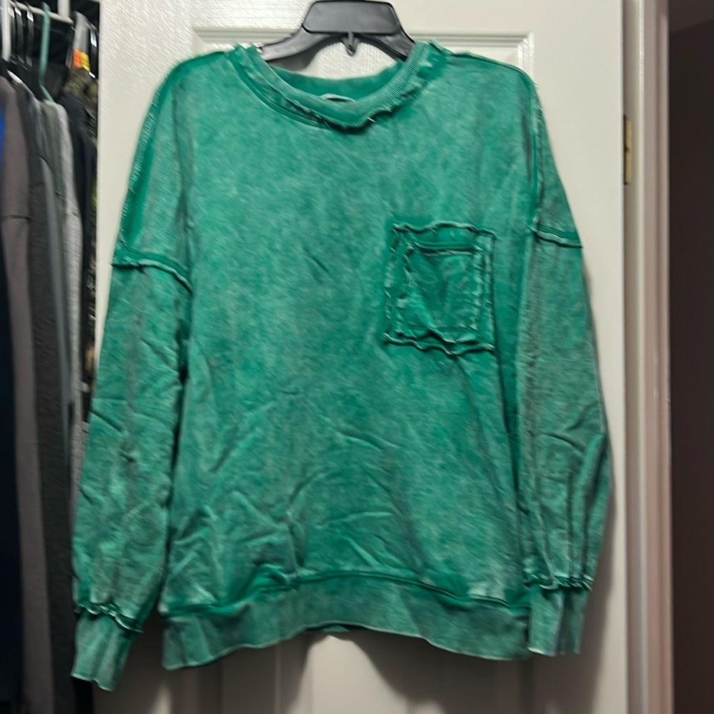 Women’s Zenana Top. Size Medium.